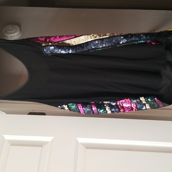 Shirt - Picture 2 of 2